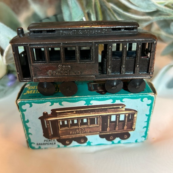 Pencil sharpener San Francisco mini Trolley Die Cast Metal Collectible with box - Picture 3 of 7